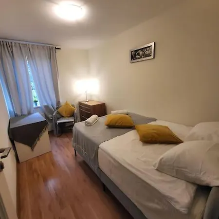 Duzy Apartament - 100m Do Ratusza - 4 Pokoje Апартаменты *